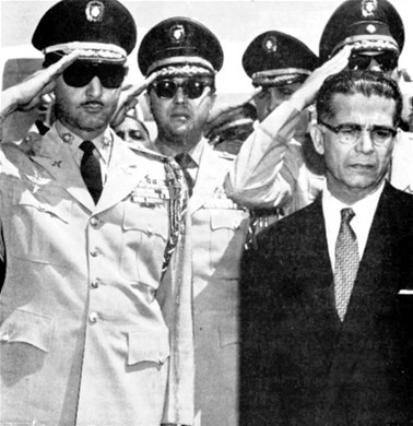 20120202110710-joaquin-balaguer-y-el-hijo-de-trujillo-en-1960.jpg